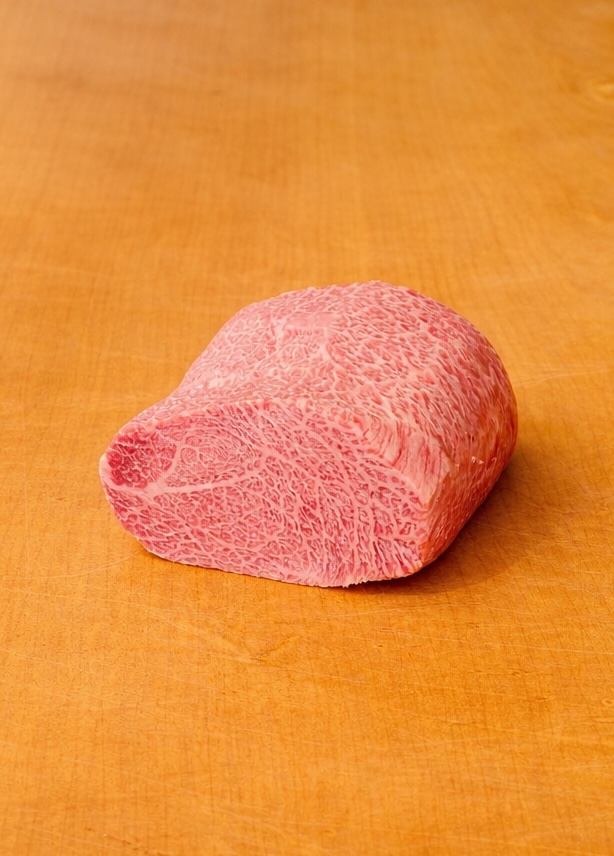 生肉の霜降り和牛